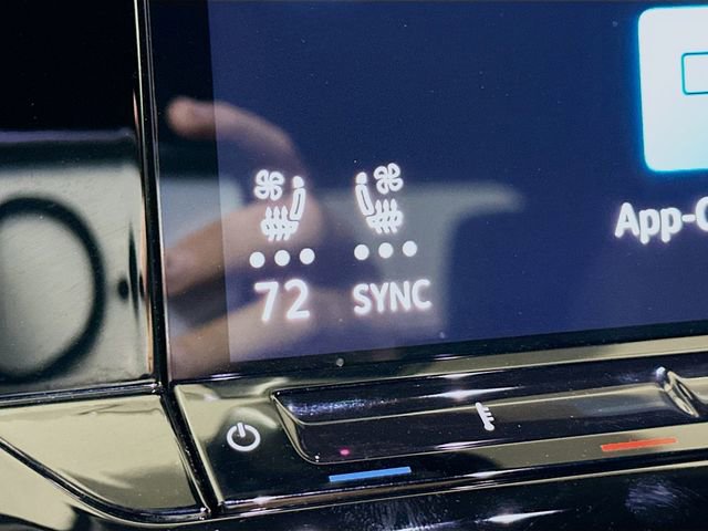 Used 2025 Volkswagen Atlas Cross Sport SE image 21