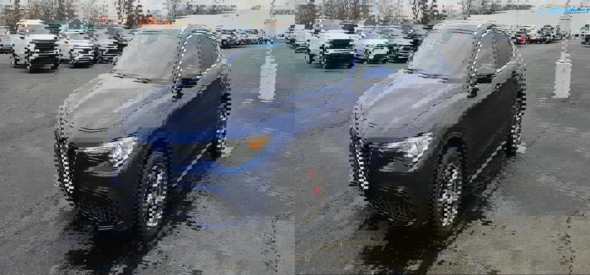 Used 2018 Alfa Romeo Stelvio AWD image 3