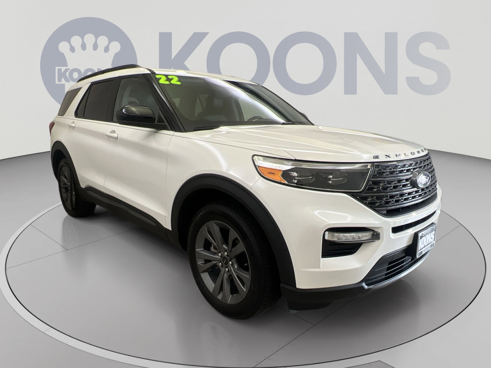 Used 2022 Ford Explorer XLT w/ Equipment Group 202A AWD/4WD image 2