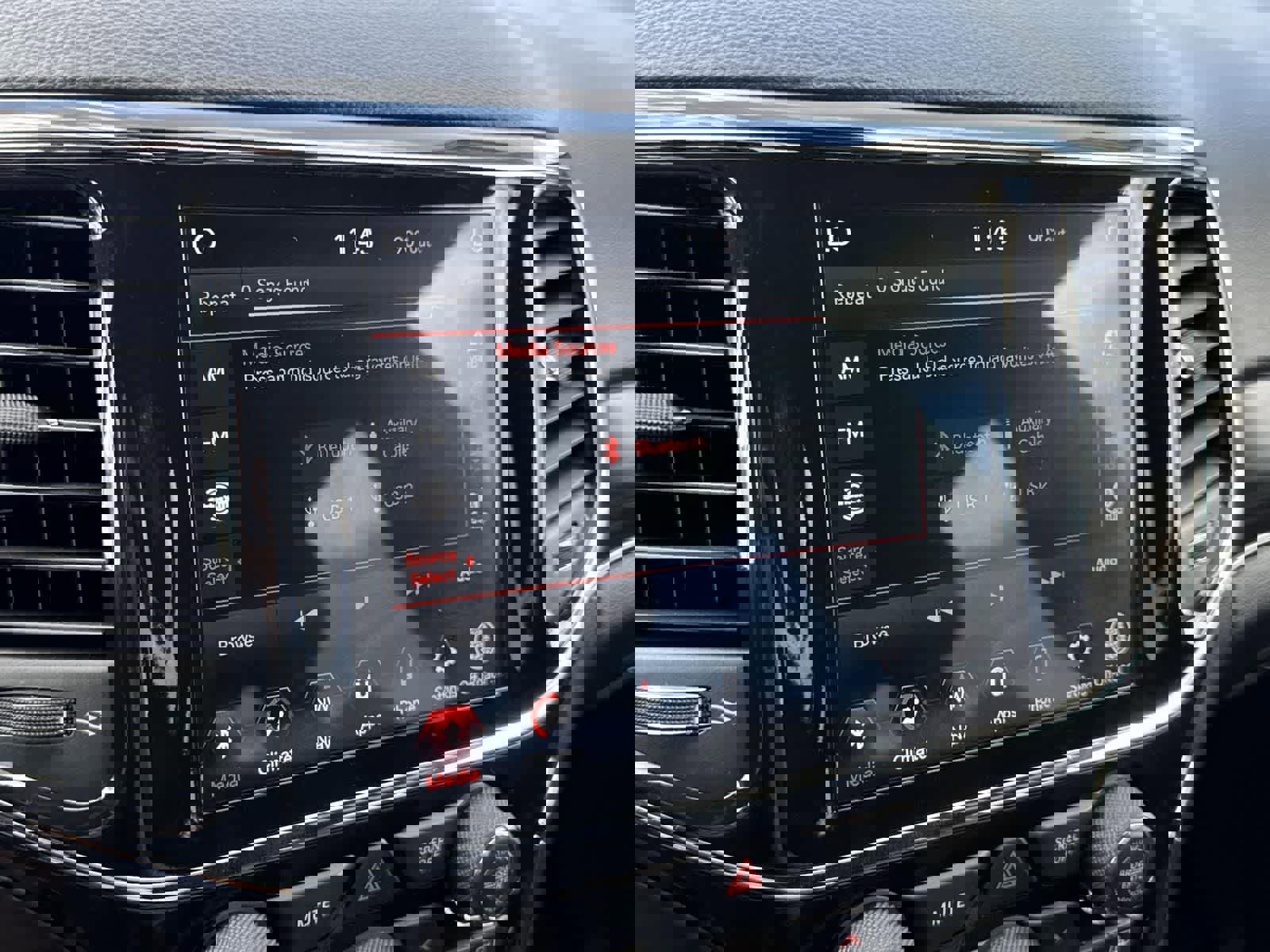 Used 2022 Jeep Grand Cherokee Limited image 17