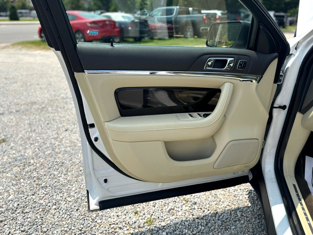 Used 2014 Lincoln MKS AWD w/ Equipment Group 101A image 21