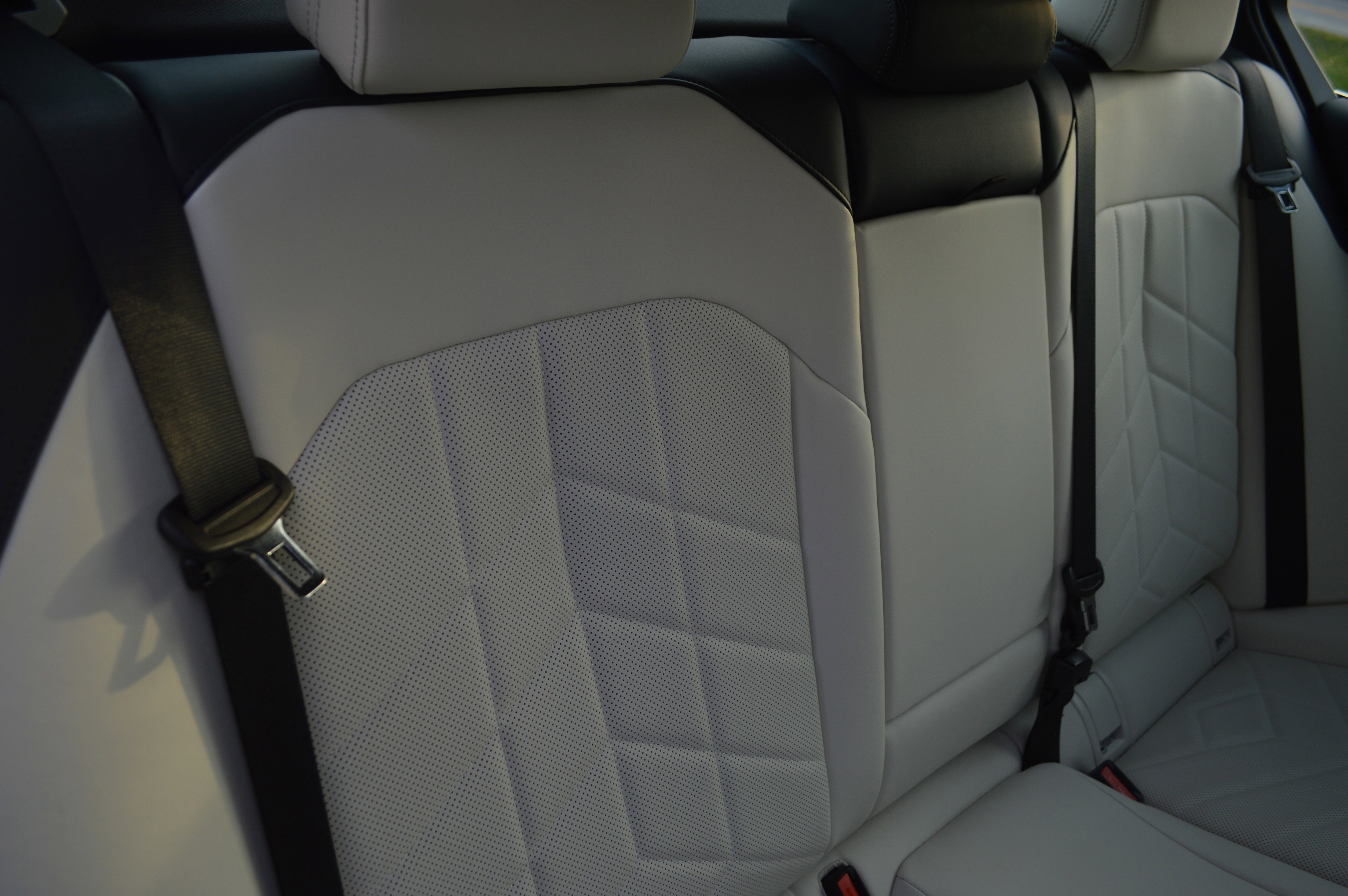 Used 2025 BMW 530i xDrive w/ Premium Package image 33