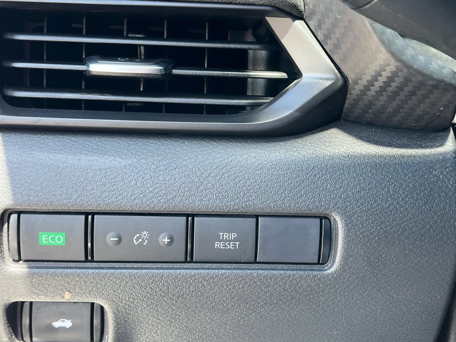 Used 2024 Nissan Sentra S FWD image 28