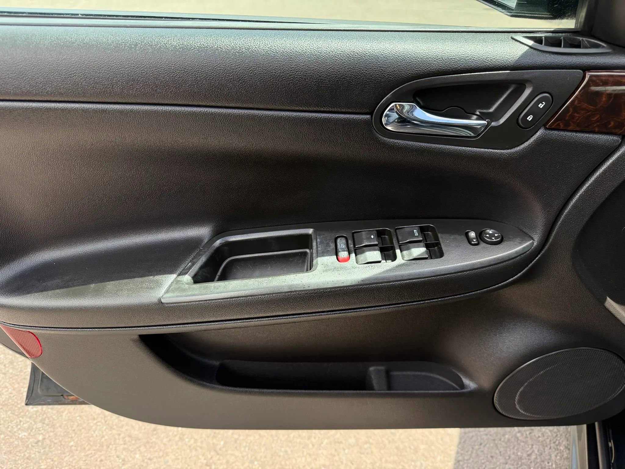 Used 2013 Chevrolet Impala LT w/ LT Sunroof Package FWD image 14