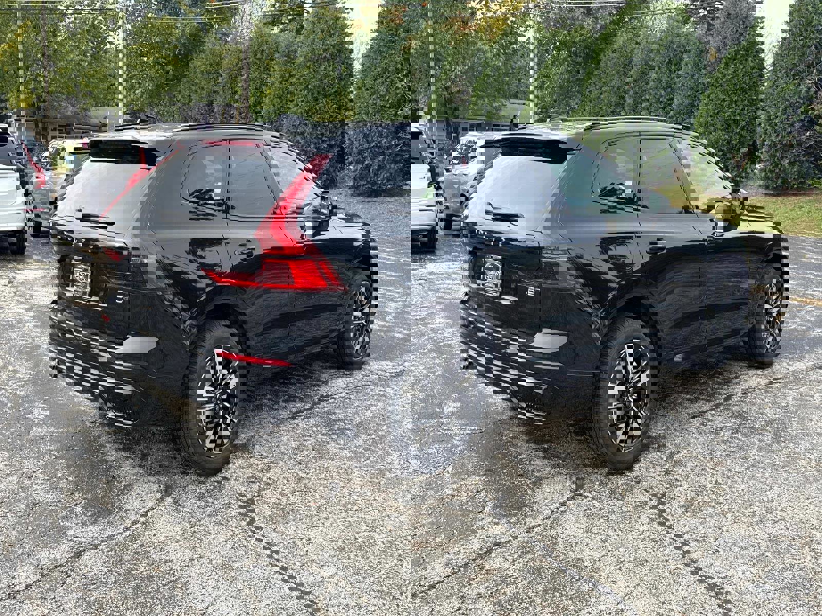 New 2026 Volvo XC60 B5 Plus w/ Climate Package image 5