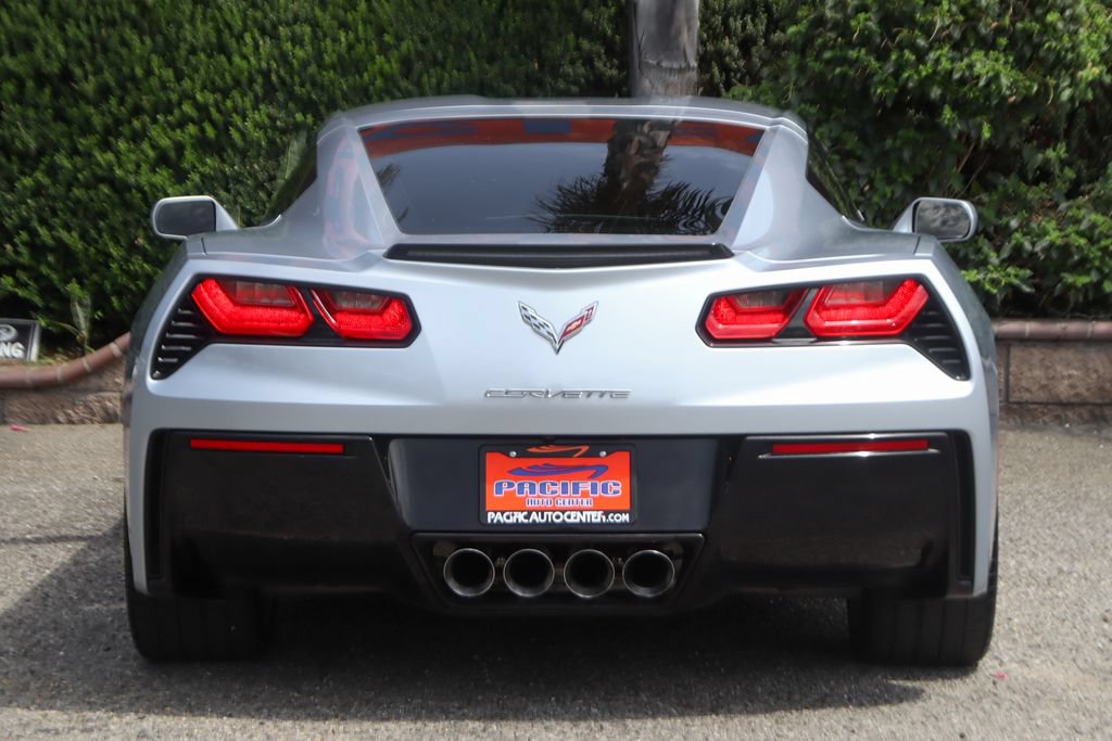 Used 2017 Chevrolet Corvette Stingray Coupe w/ 1LT RWD image 7