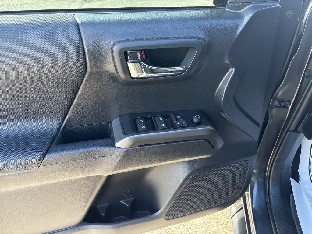 Used 2023 Toyota Tacoma TRD Sport w/ Advanced Technology Package AWD/4WD image 15