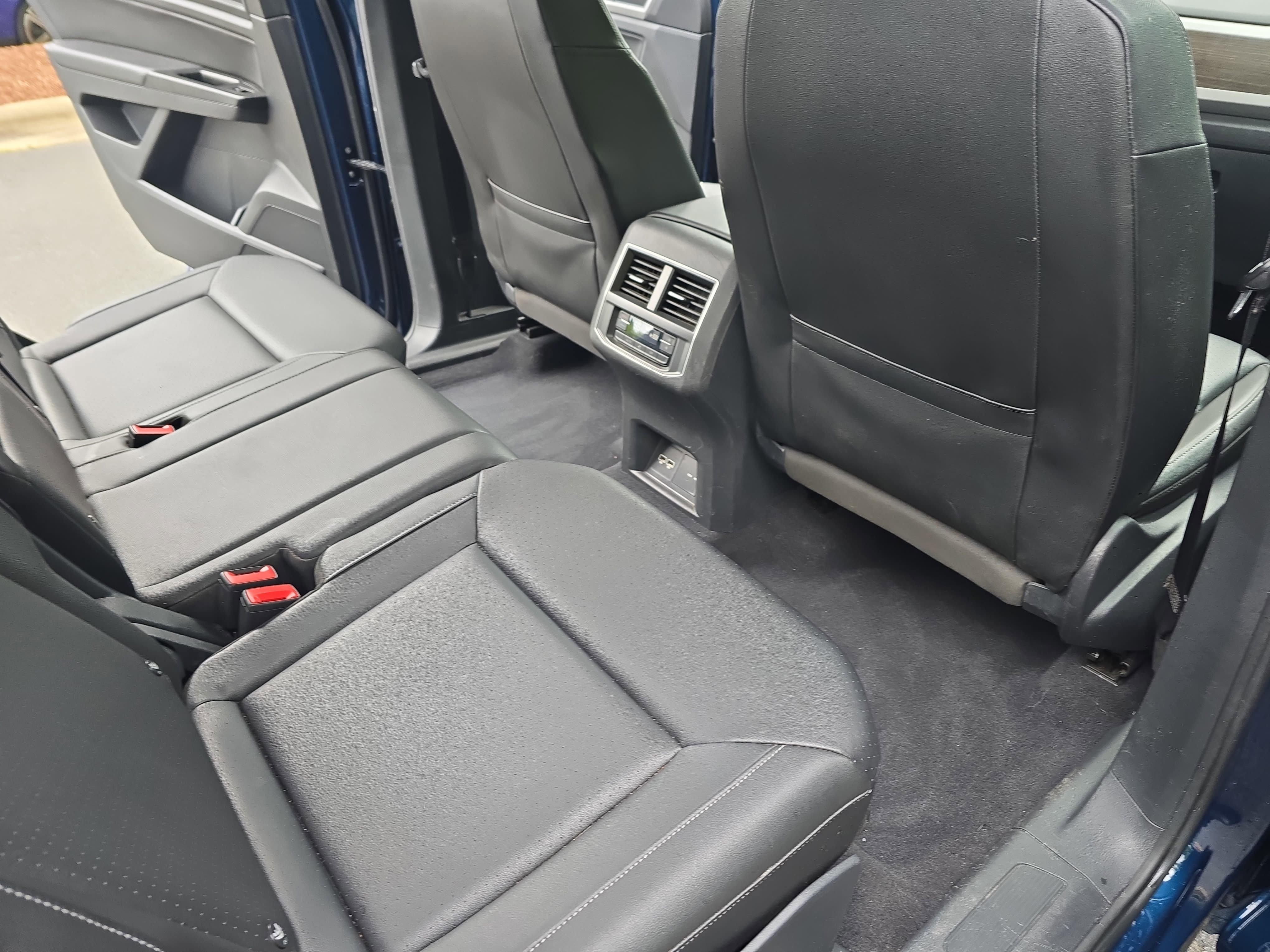 Used 2018 Volkswagen Atlas SEL w/ R-Line Package FWD image 11