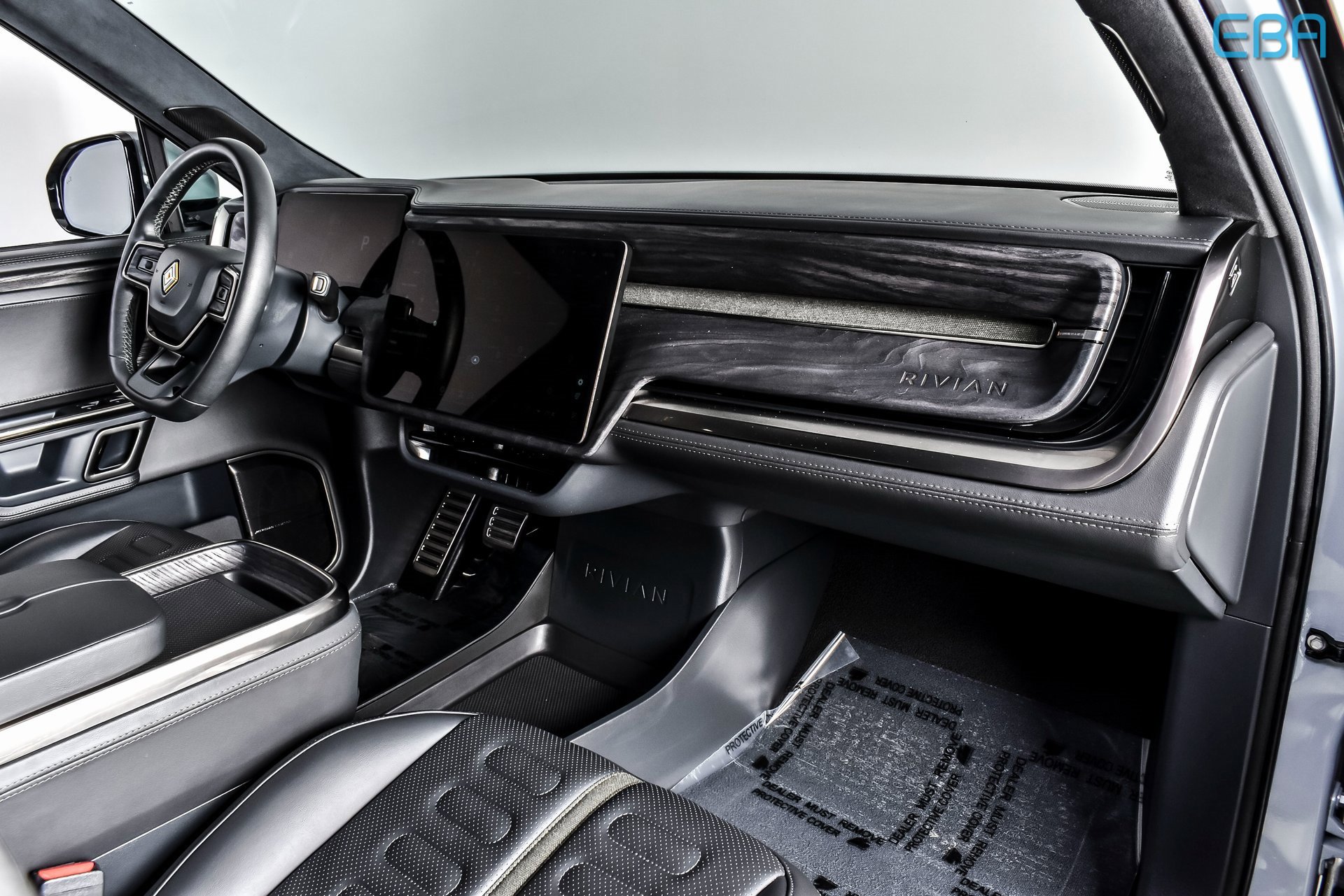 Used 2022 Rivian R1T Adventure image 21