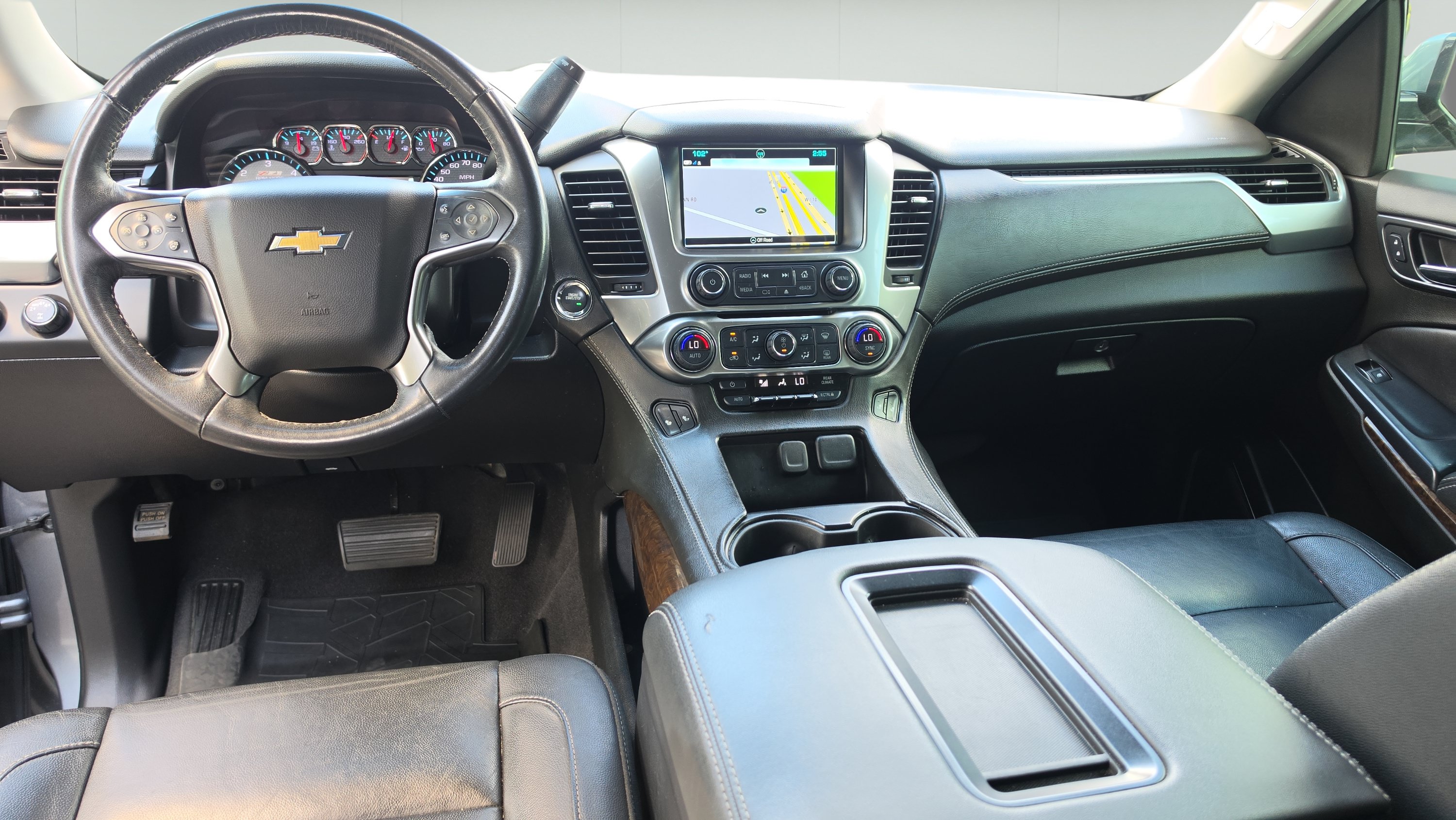 Used 2020 Chevrolet Tahoe LT w/ Luxury Package AWD/4WD image 23