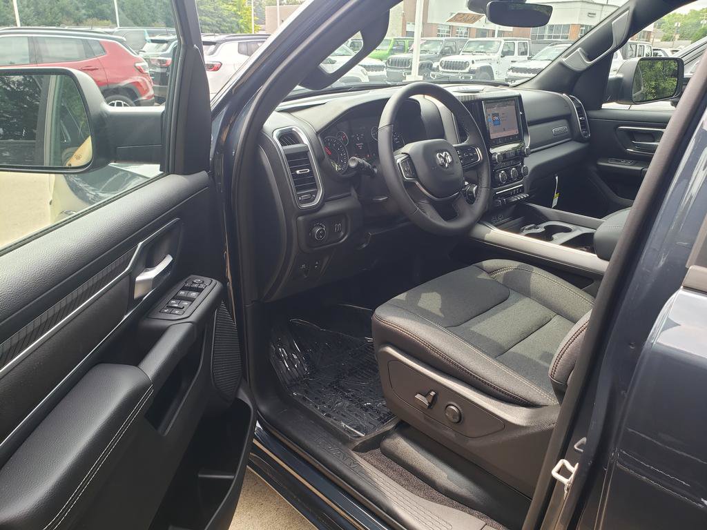 New 2026 RAM 1500 Big Horn w/ Night Edition AWD/4WD image 6