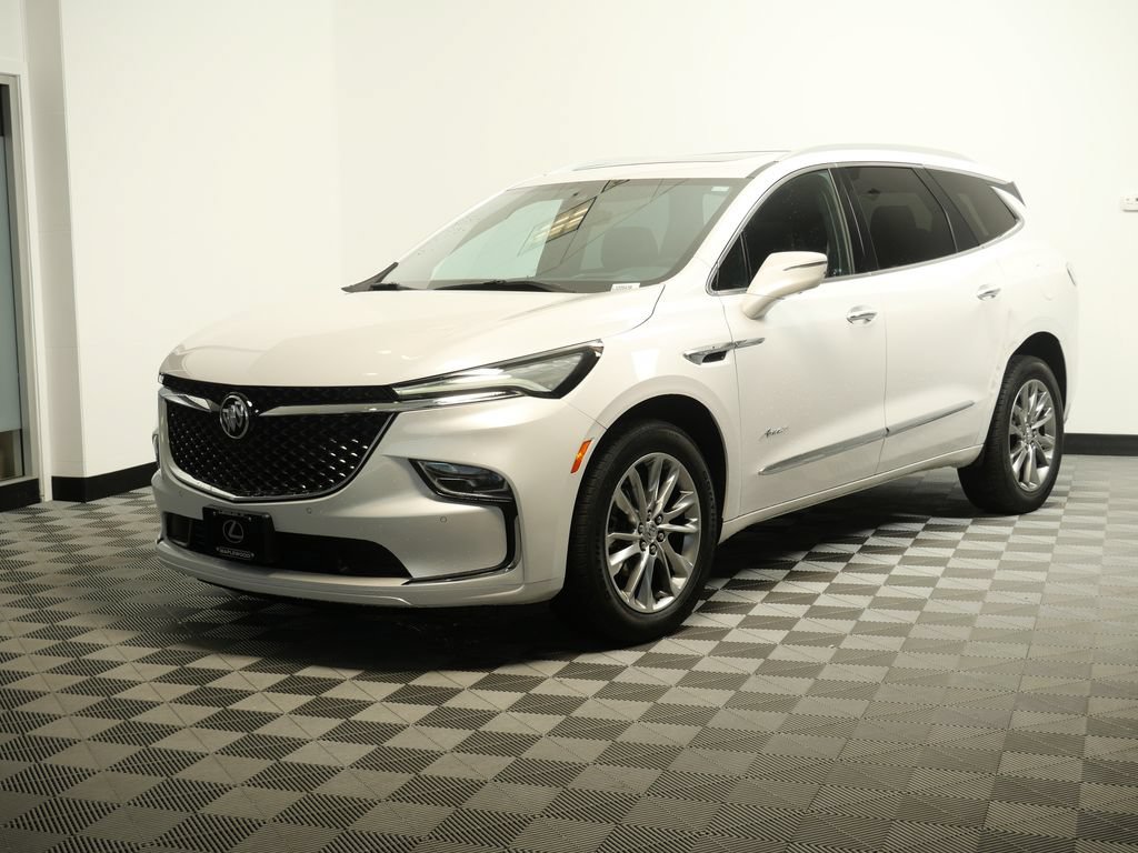 Used 2024 Buick Enclave Avenir w/ Avenir Technology Package AWD/4WD image 4