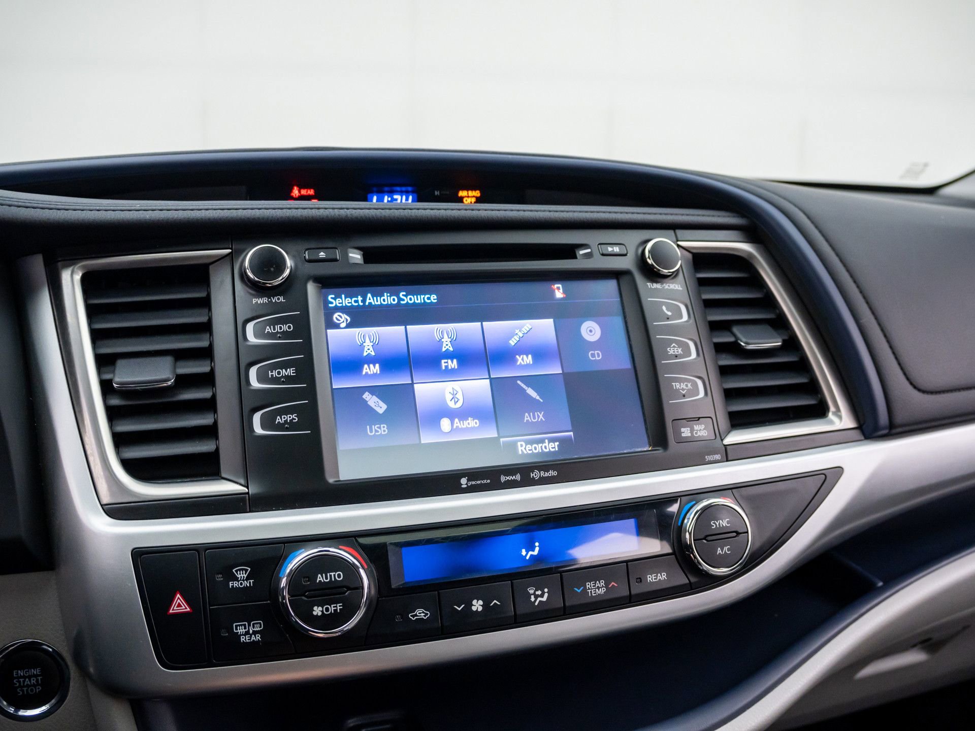 Used 2019 Toyota Highlander XLE image 22