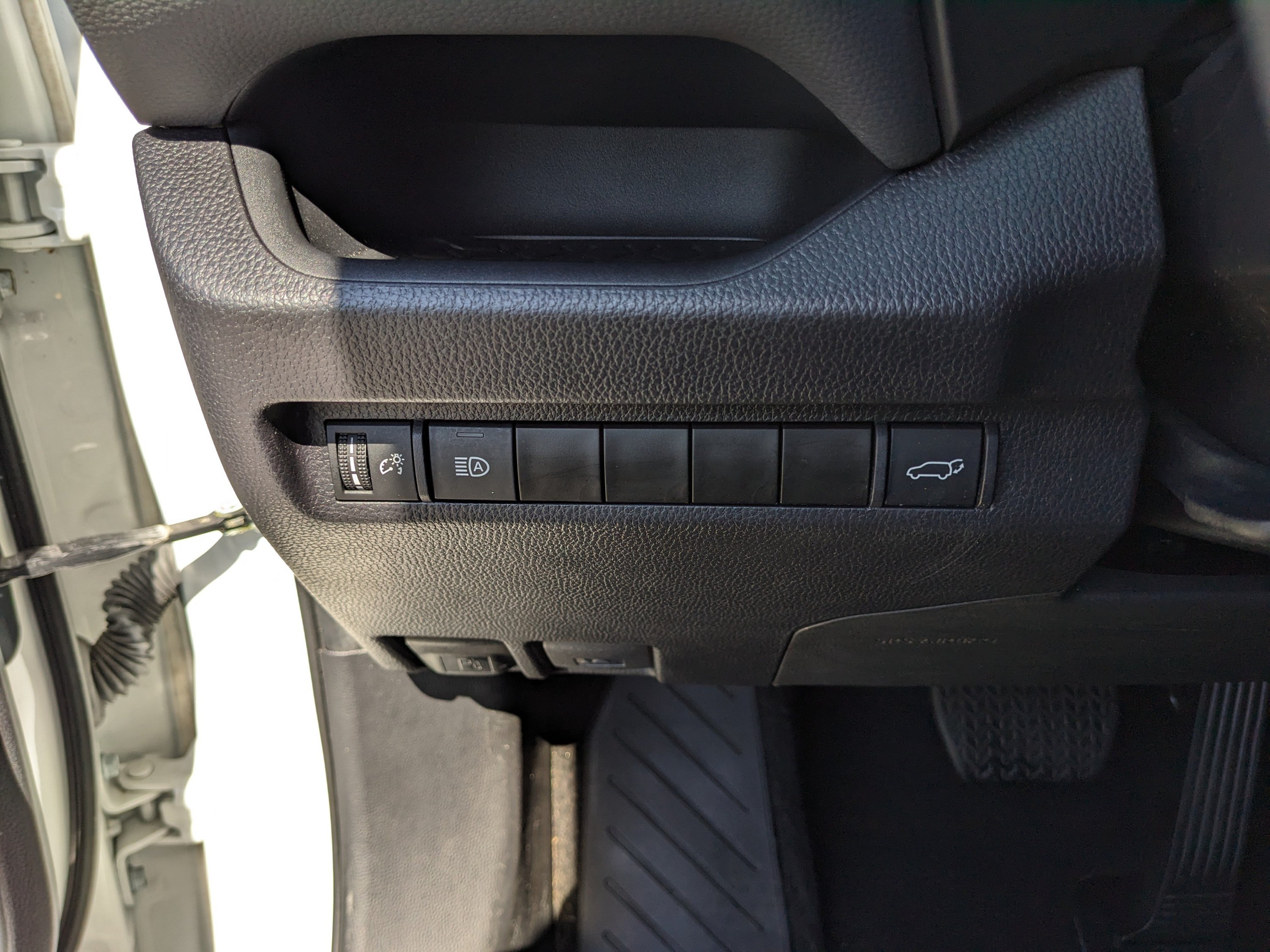 Used 2024 Toyota RAV4 XLE Premium FWD image 36