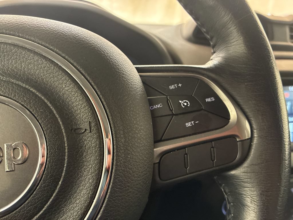 Used 2020 Jeep Renegade Limited w/ Safety and Security Group AWD/4WD image 23