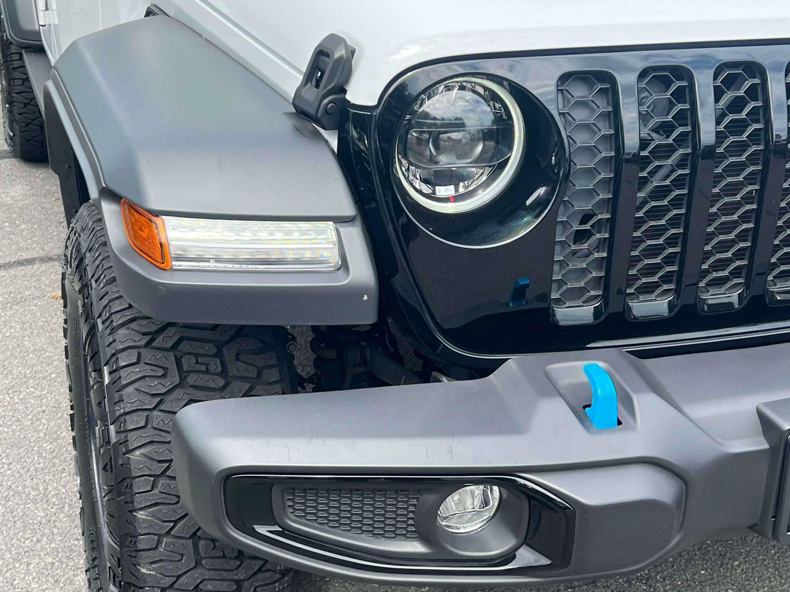 Used 2023 Jeep Wrangler Unlimited w/ Cold Weather Group AWD/4WD image 7