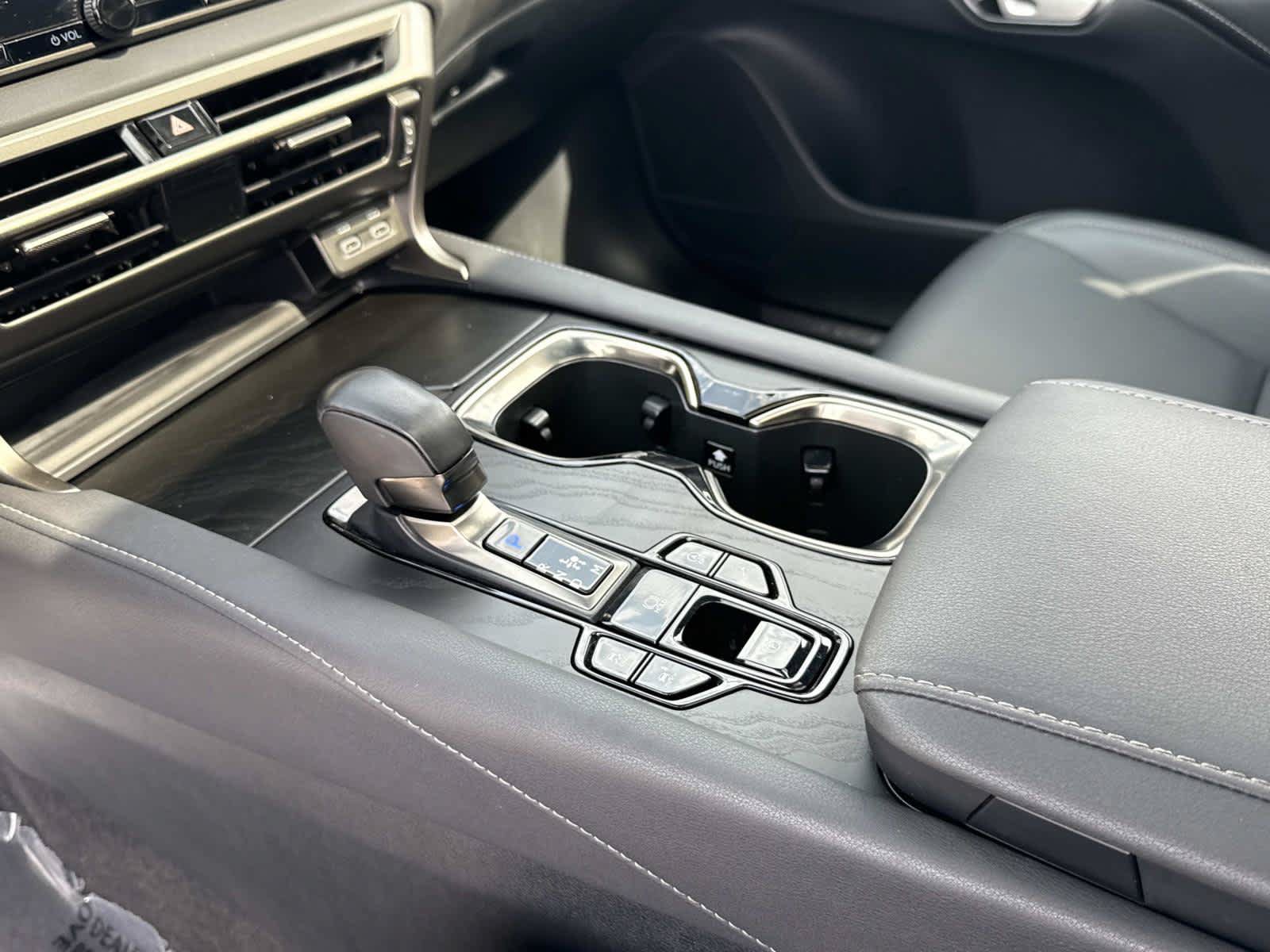 Used 2024 Lexus RX 350 Premium w/ Accessory Package (Z1) AWD/4WD image 32
