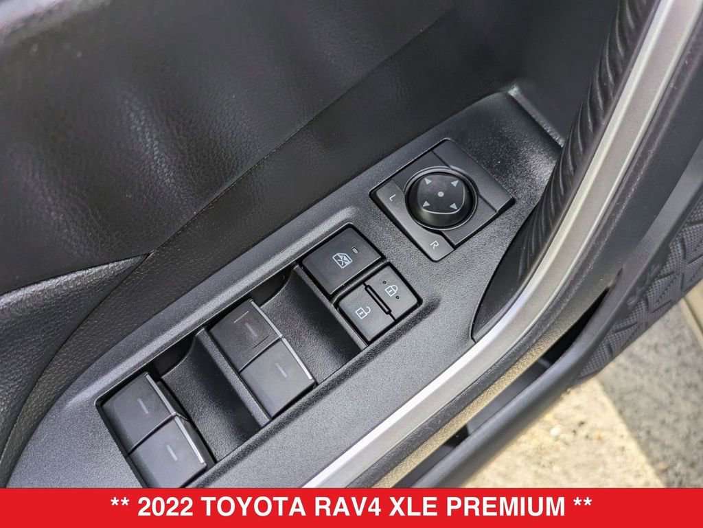 Used 2022 Toyota RAV4 XLE Premium image 17