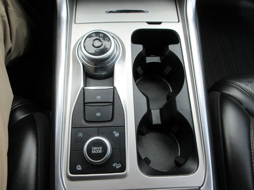 Used 2020 Ford Explorer Platinum w/ Premium Technology Package AWD/4WD image 32
