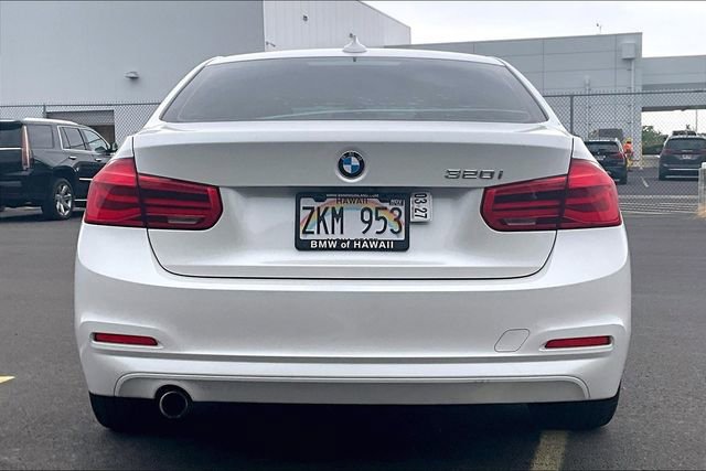 Used 2018 BMW 320i Sedan image 3