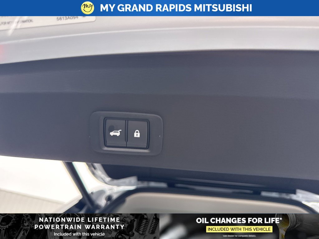 New 2026 Mitsubishi Outlander SE AWD/4WD image 13