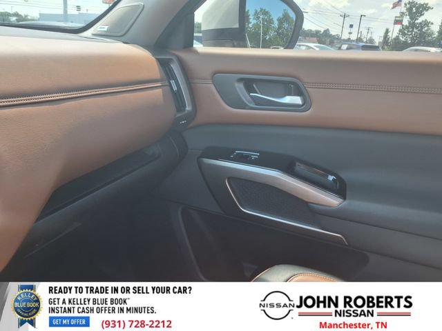 Used 2024 Nissan Pathfinder Platinum w/ Cargo Package AWD/4WD image 8