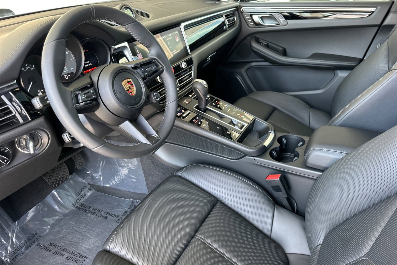 New 2026 Porsche Macan S AWD/4WD image 4