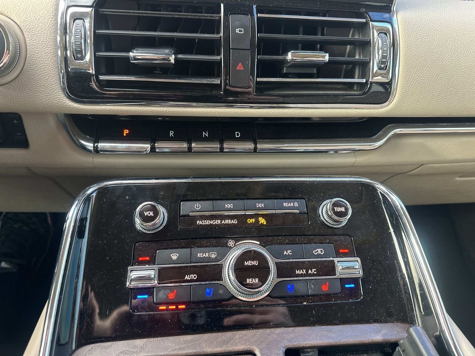 Used 2020 Lincoln Navigator Reserve w/ Equipment Group 208A Reserve image 14