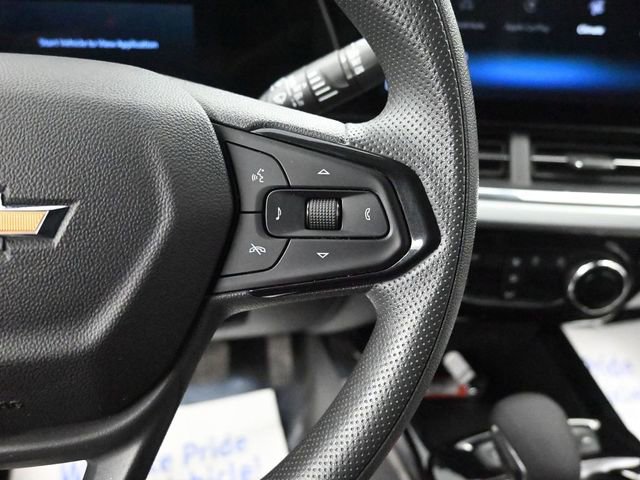 Used 2025 Chevrolet Trax LT image 32