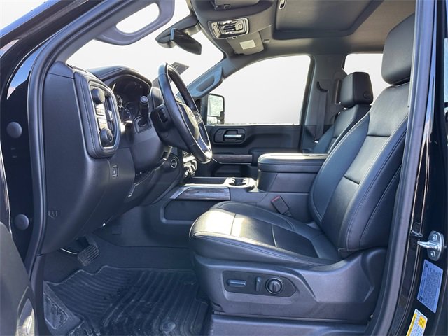 Used 2022 Chevrolet Silverado 2500 LTZ w/ LTZ Plus Package image 9