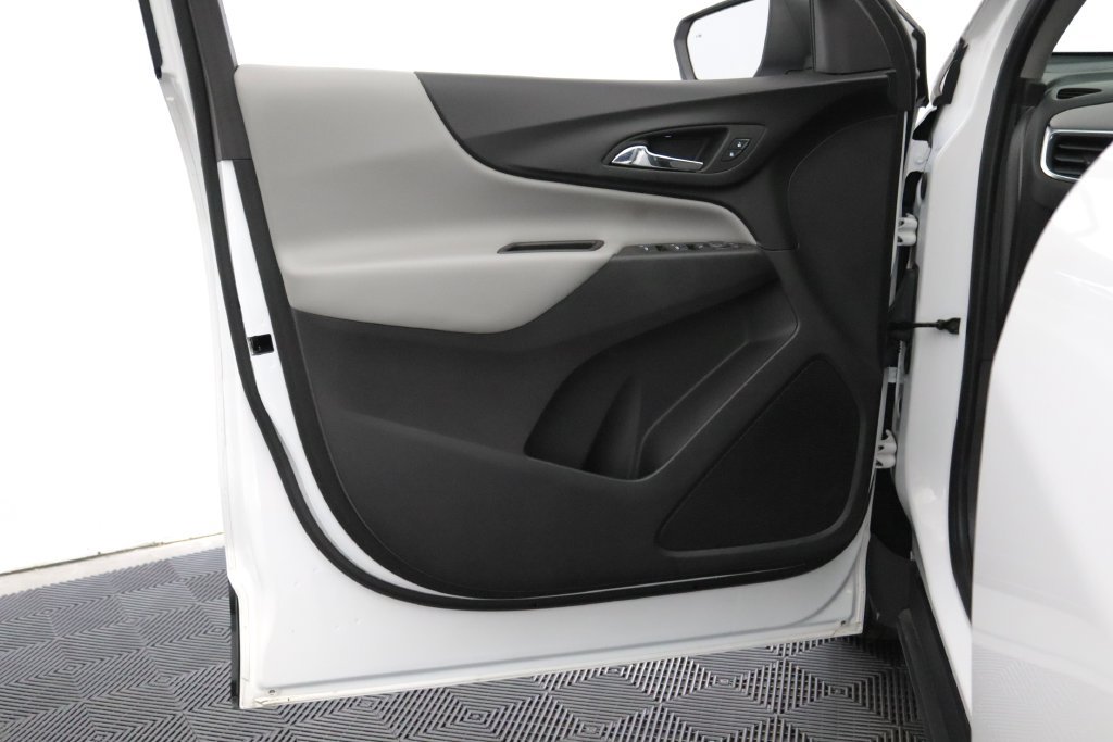 Used 2024 Chevrolet Equinox LS w/ LS Convenience Package FWD image 11
