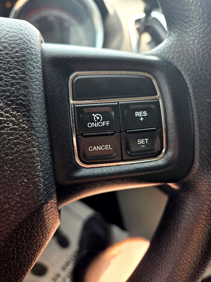 Used 2013 Dodge Grand Caravan SXT image 17