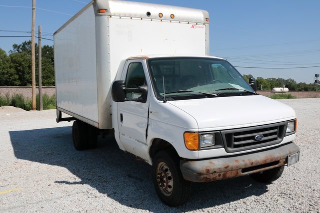 Used 2004 Ford E-350 and Econoline 350 Super Duty image 14