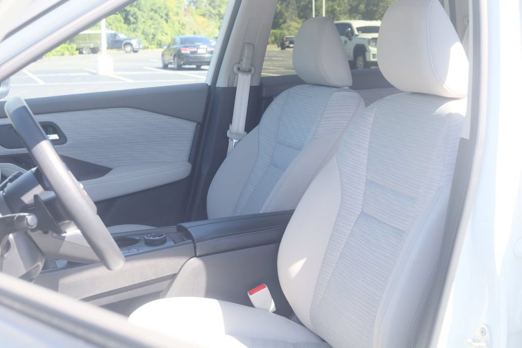 Used 2023 Nissan Rogue SV AWD/4WD image 23