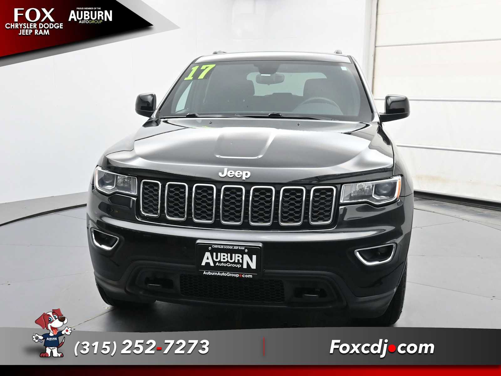 Used 2017 Jeep Grand Cherokee Laredo w/ Quick Order Package 23E AWD/4WD image 3
