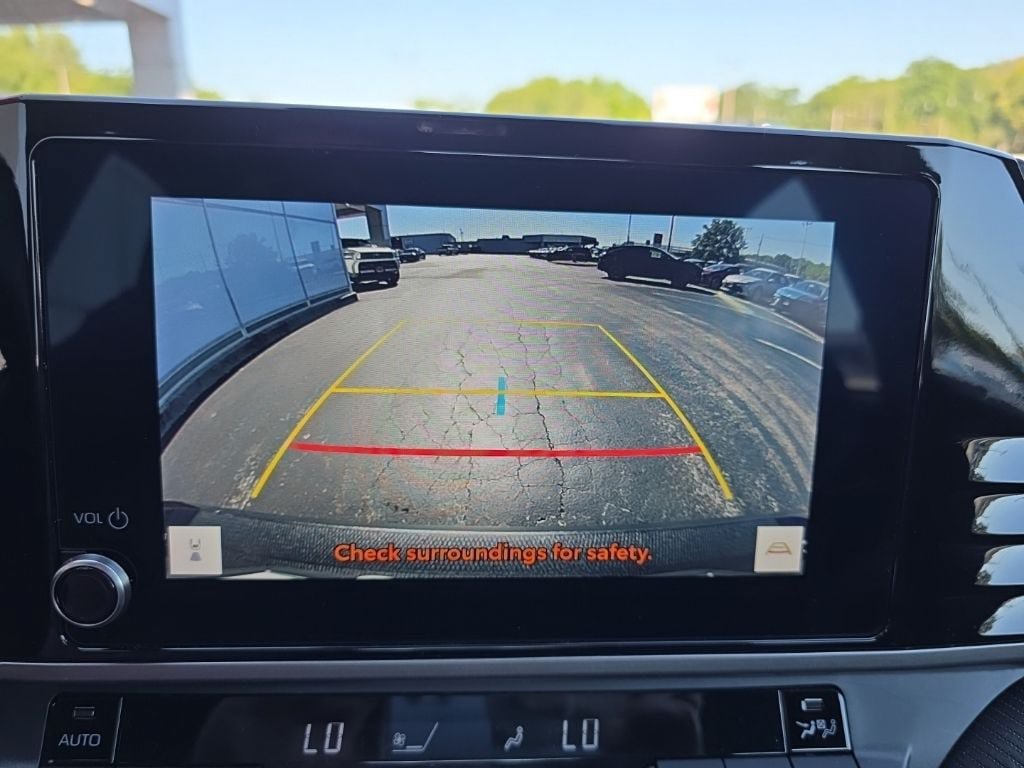 Used 2025 Toyota Camry SE FWD image 23