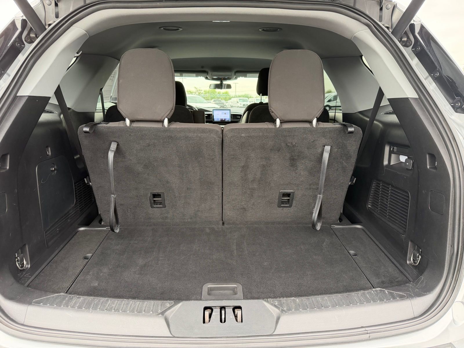 Used 2020 Ford Explorer XLT RWD image 12