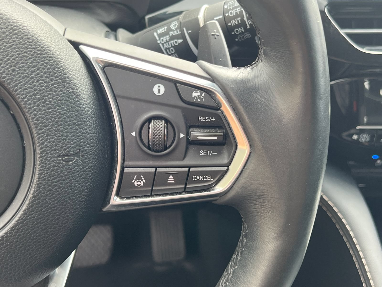 Used 2024 Acura MDX w/ Advance Package AWD/4WD image 27