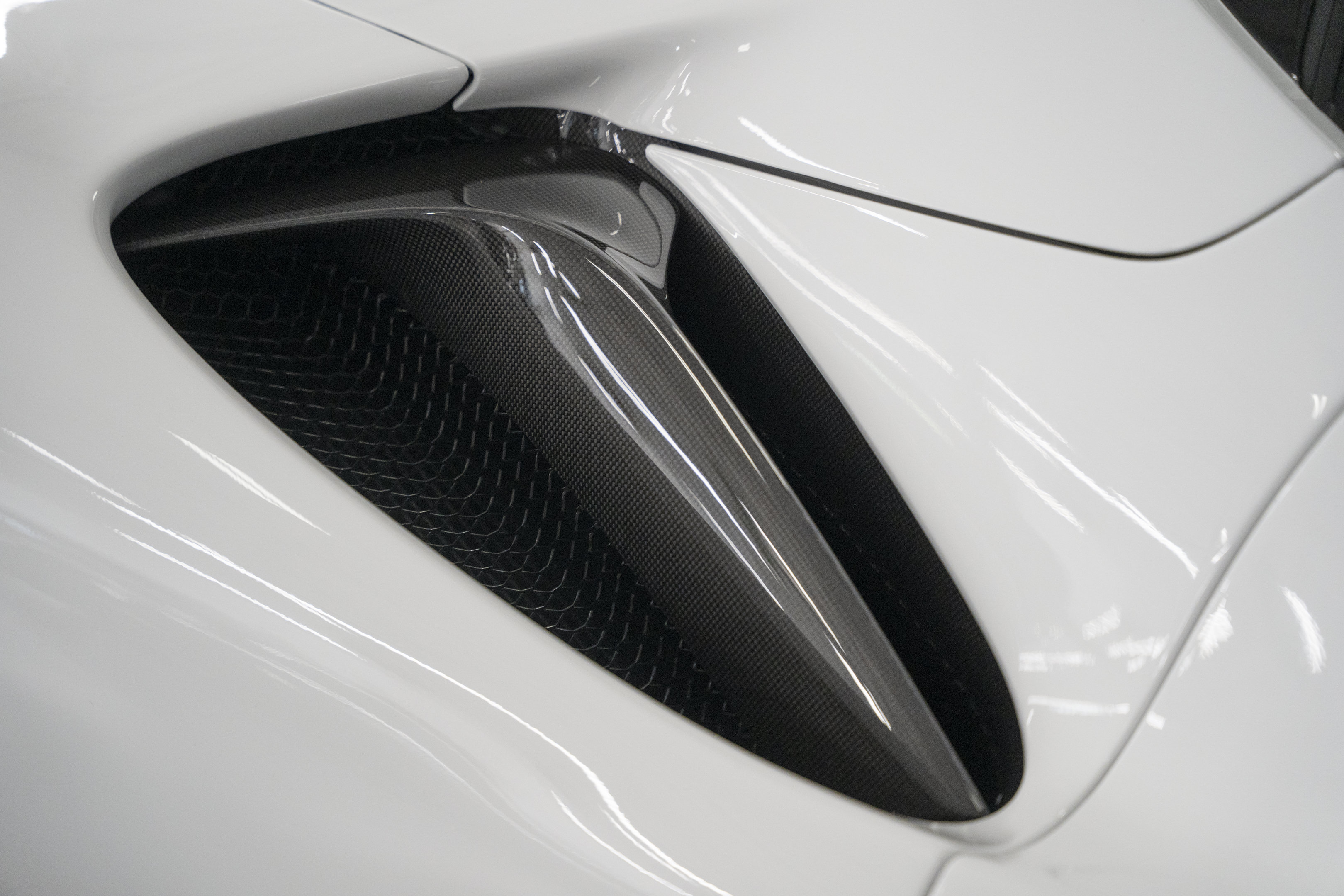 Used 2023 Ferrari SF90 Spider AWD/4WD image 13