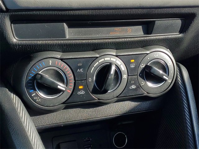 Used 2019 Toyota Yaris L image 22