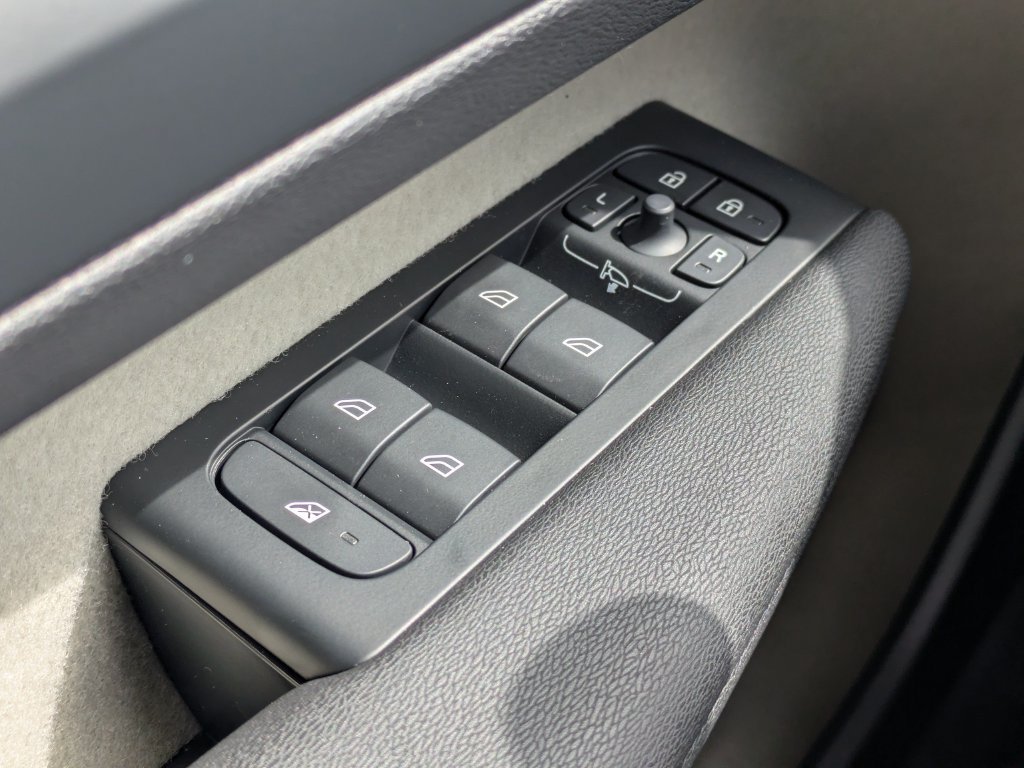 New 2026 Volvo XC40 B4 Plus w/ Climate Package FWD image 26