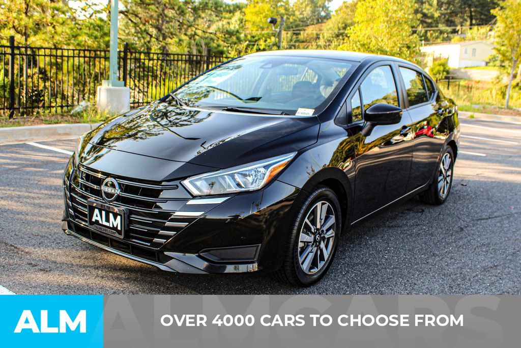 Used 2024 Nissan Versa SV FWD image 2
