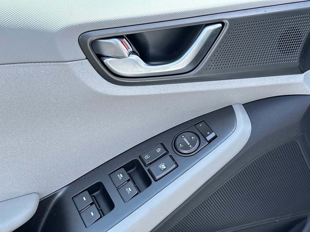 Used 2020 Hyundai Ioniq SEL FWD image 17