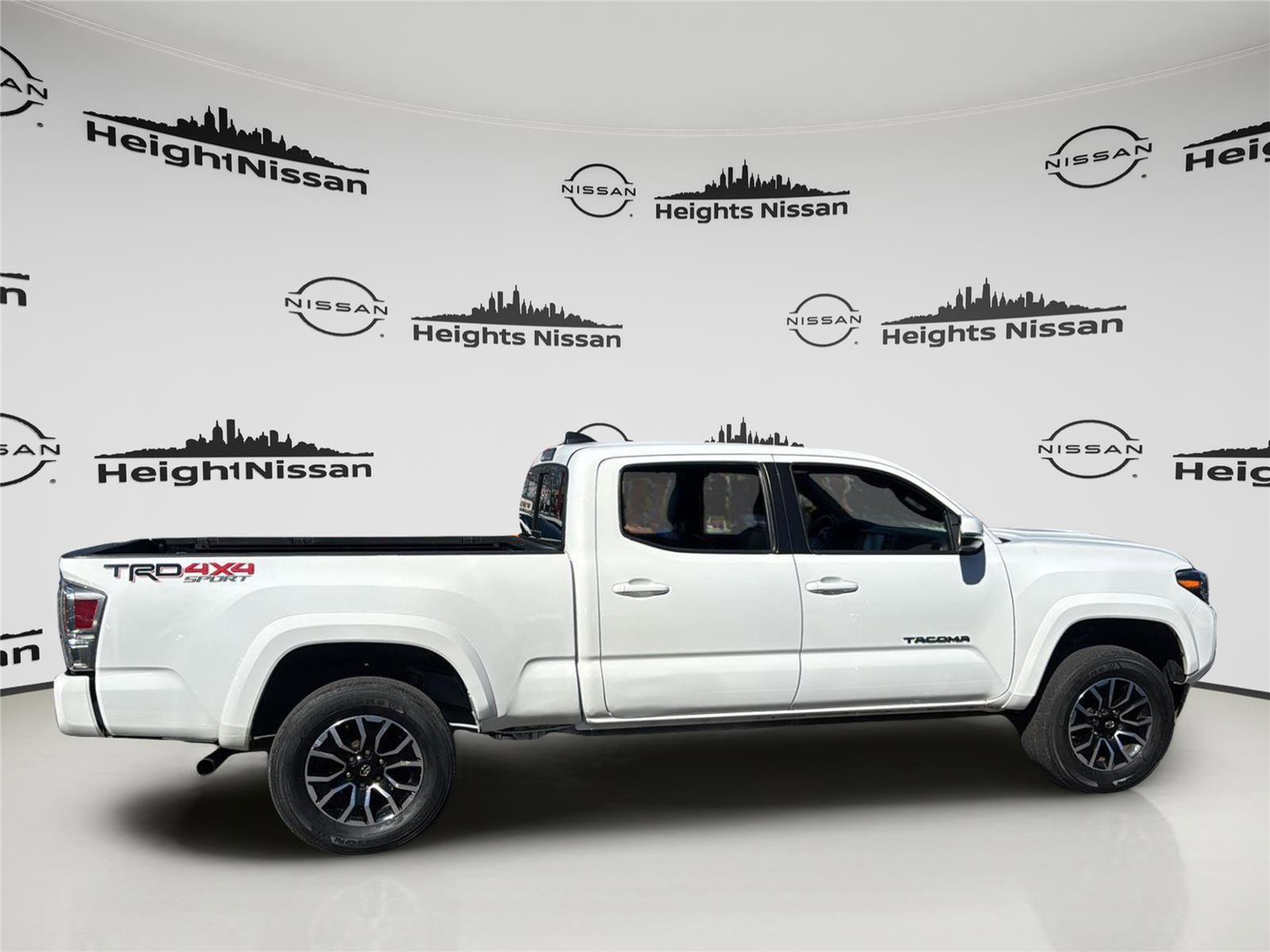 Used 2020 Toyota Tacoma TRD Sport w/ TRD Premium Sport Package image 9