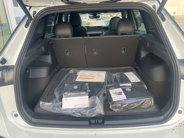 New 2026 Volkswagen Tiguan SE R-Line image 24