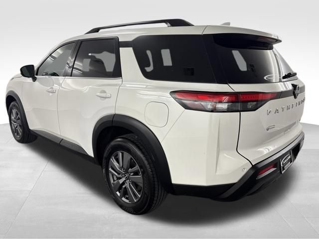 Used 2025 Nissan Pathfinder SV AWD/4WD image 6
