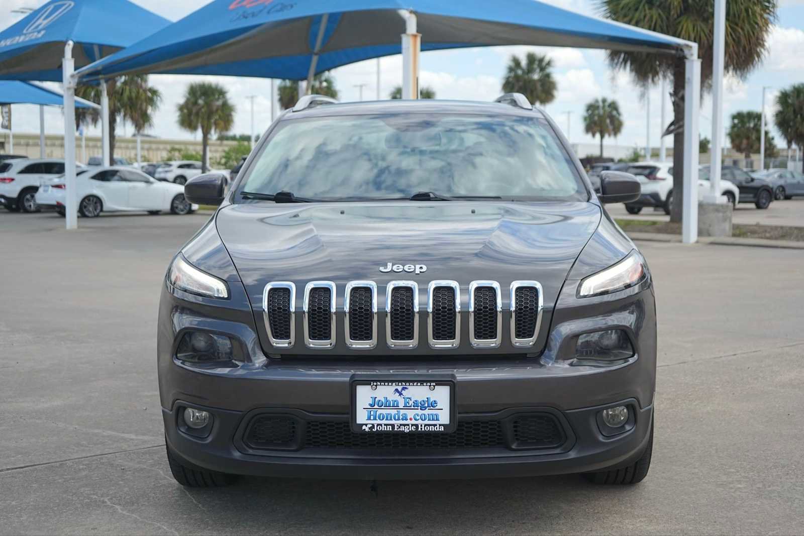 Used 2017 Jeep Cherokee Latitude w/ Comfort & Sound Group FWD image 6