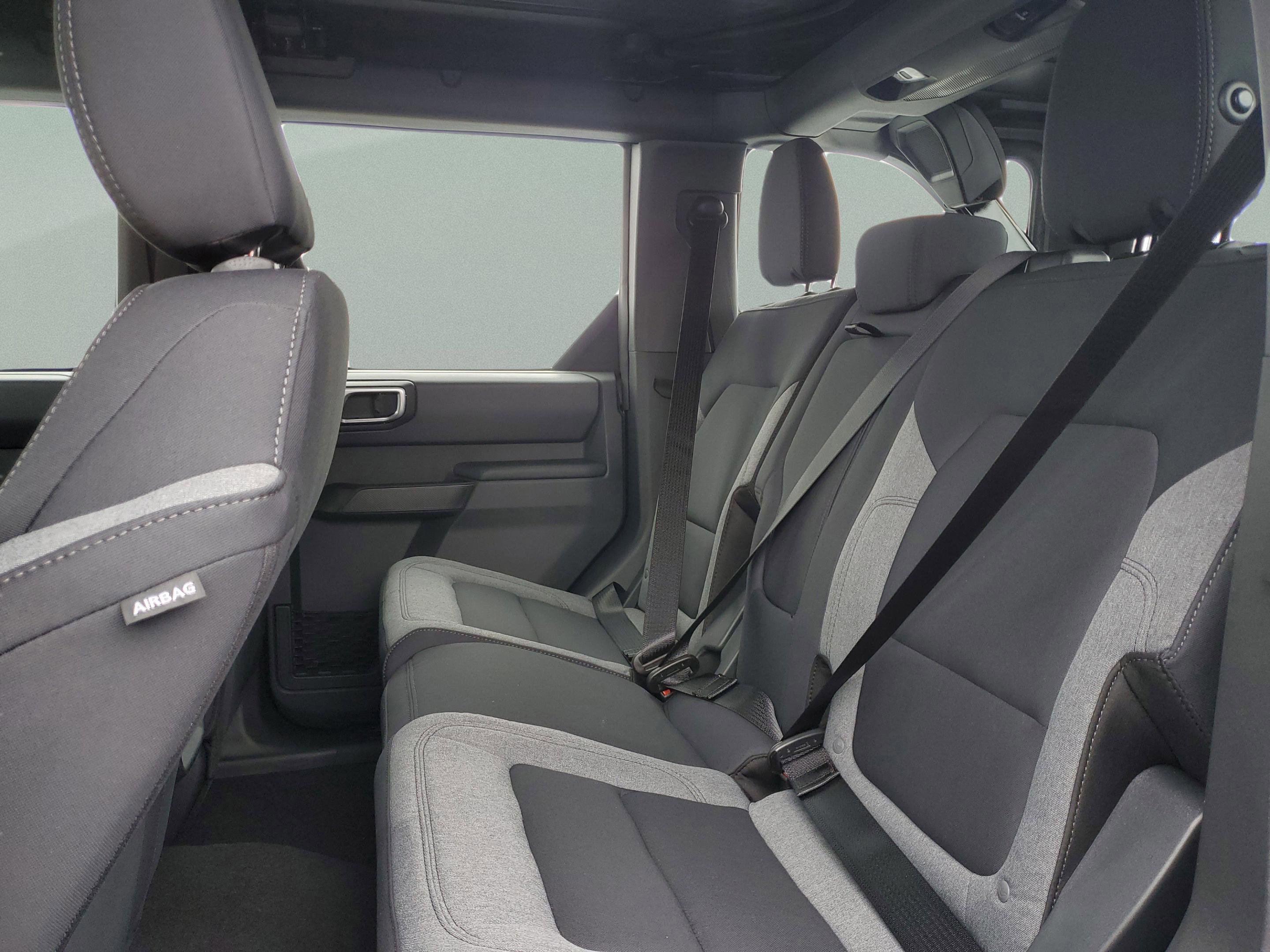 New 2025 Ford Bronco 4-Door image 5