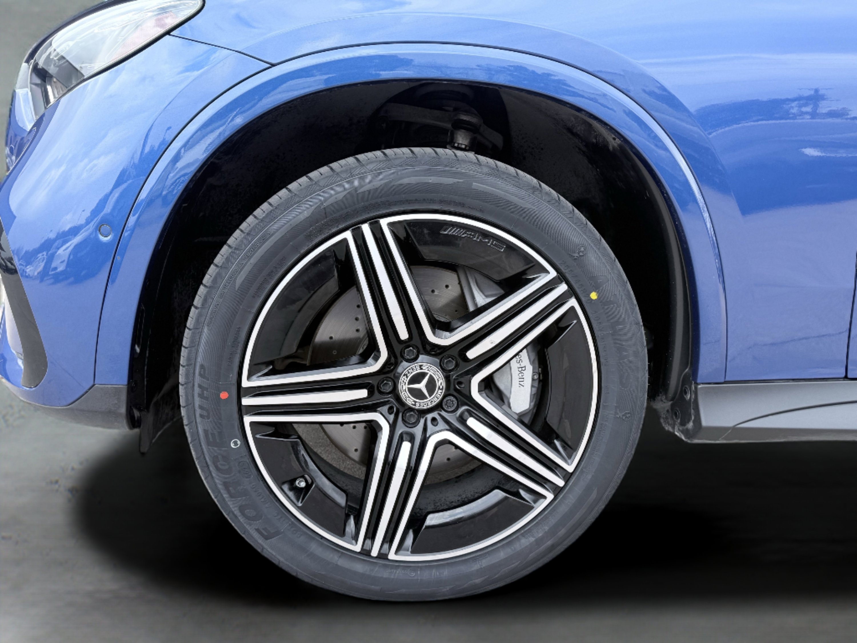 Used 2024 Mercedes-Benz GLC 300 4MATIC w/ AMG Line image 17