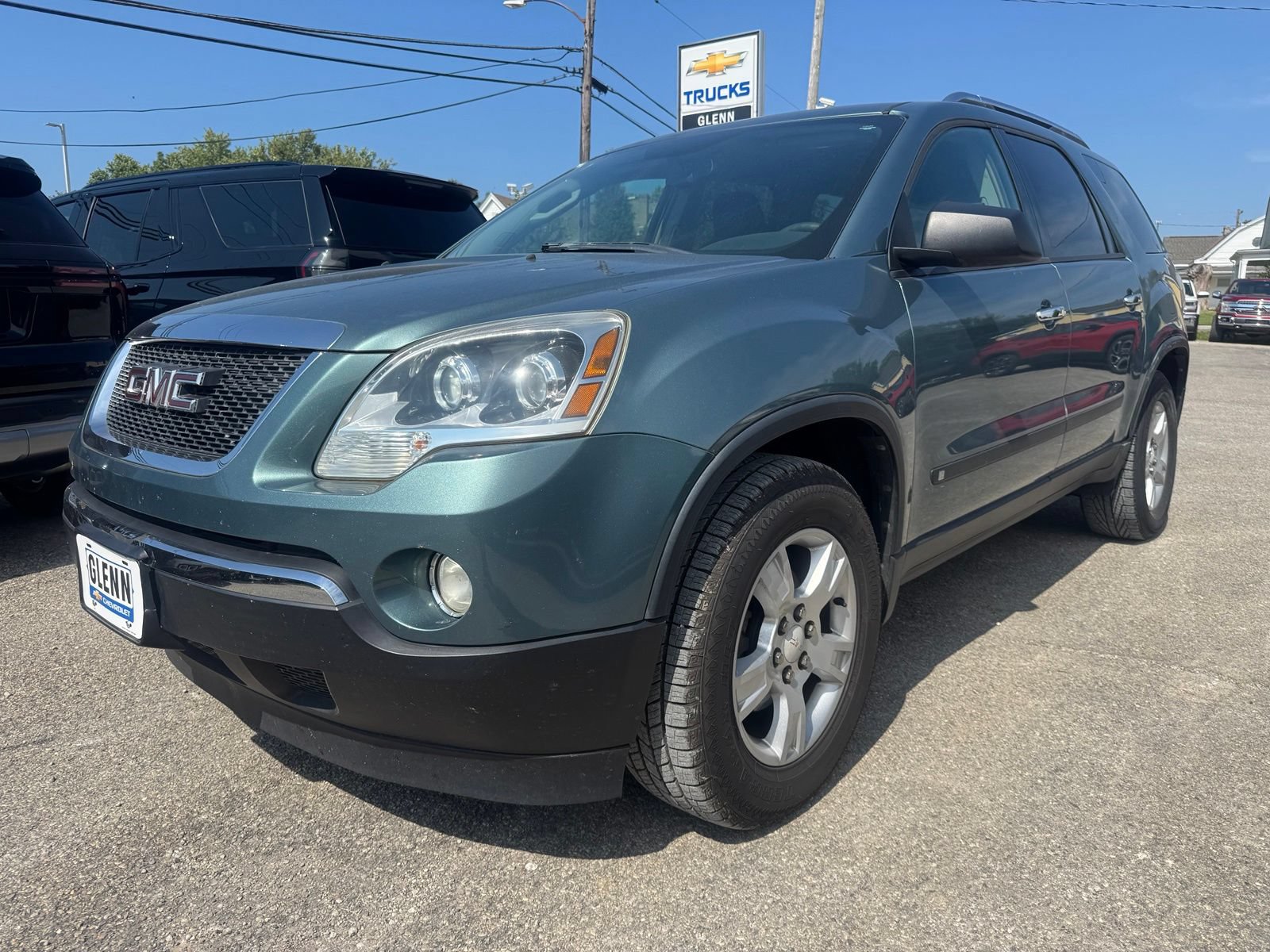 Used 2009 GMC Acadia SLE FWD image 2